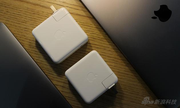 13与15寸版本充电器大小不同