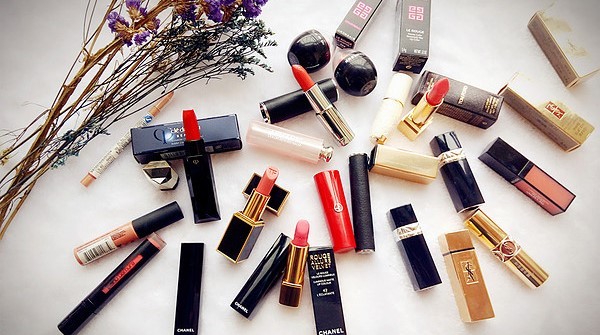 口红,BIU,卡姿兰,纪梵希,Sisley,雅诗兰黛,香奈儿,希思黎,提示音,长裙