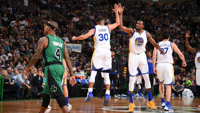 勇士攻陷北岸花园取六连胜 霍华德遭驱逐黄蜂逆转老鹰