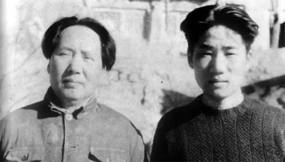 毛岸英,1950年,1927年,伏龙芝军事学院,普通一兵,坦克连,战士,长按,杨开慧,旗帜