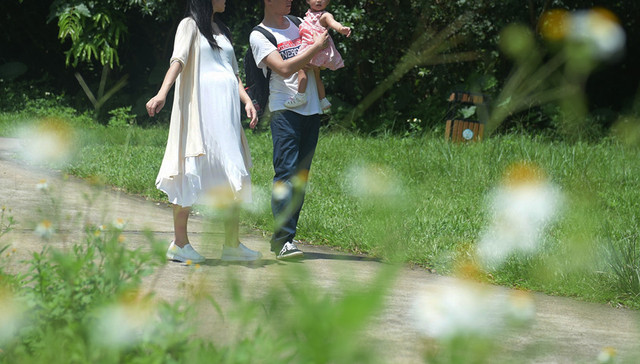 专家称中国2028年出现人口峰值 六成受访者因孩子无人照料拒生二孩