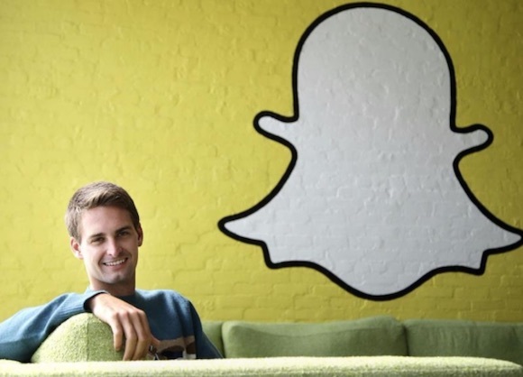 【虎嗅】Facebook的前世冤家Snap终于要IPO了 它会让小扎再起杀心吗？