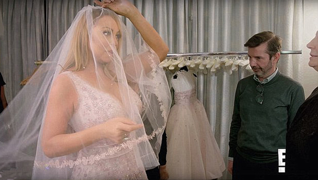 与富豪未婚夫分手后，玛利亚·凯莉又披上了婚纱