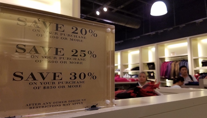 美国生活,黑色星期五,黑色星期一