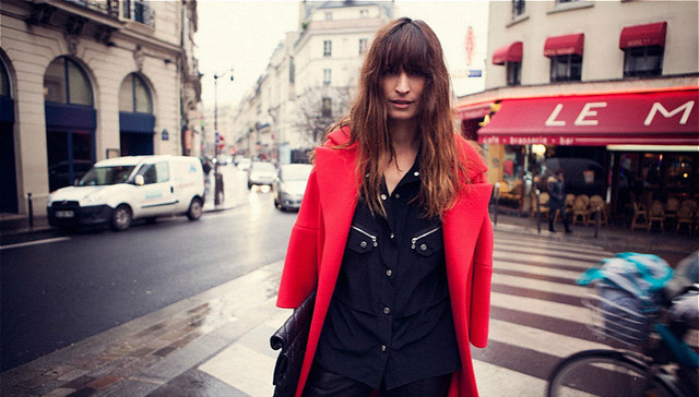 Chanel找来最能代表巴黎的模特开了个博客 不过内容却不算很有新意