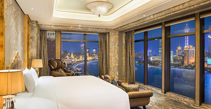 【首席体验官】万达花费 30 亿在外滩打造的酒店，或许是中国首富对“奢华”的终极体现