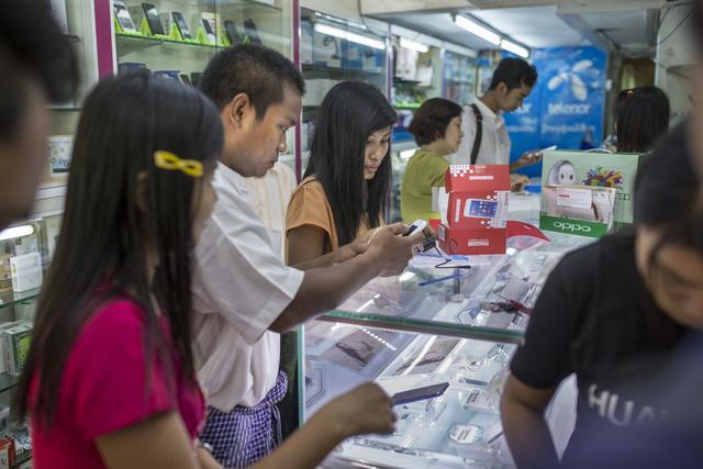 5000万缅甸人第一次用上互联网，接下来的事无语了 | 译站