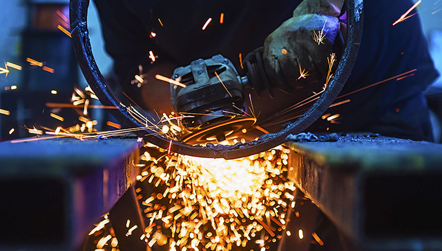 中国钢铁业最大规模重组完成 宝武钢铁集团成立