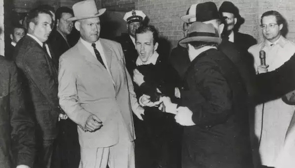 无声的捕捉：摄影与犯罪的百年交织