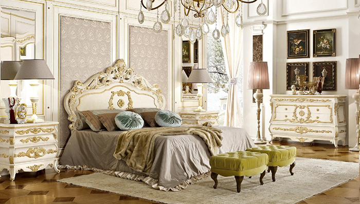 我们约了意大利家具 VIP 买家李先生一起，逛了逛第一届米兰国际家具（上海）展