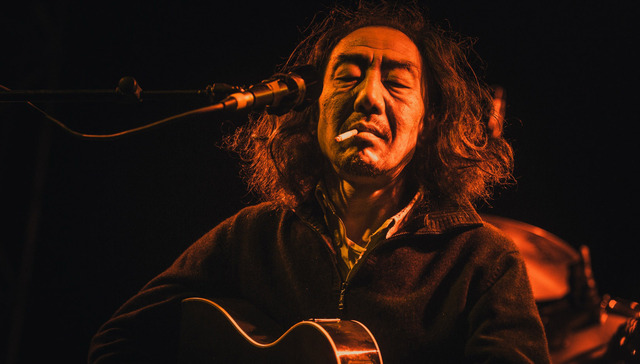 他曾是中国摇滚最热血时的“赵老大”，他现在在北京养病