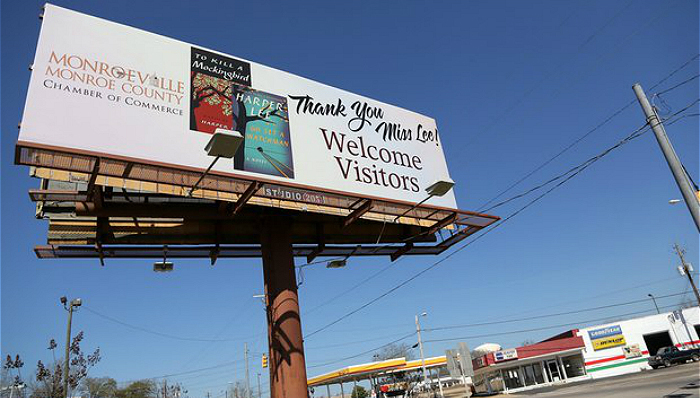 哈珀·李家乡将开发知更鸟旅游路线：粉丝的圣地or种族主义者的乐园？