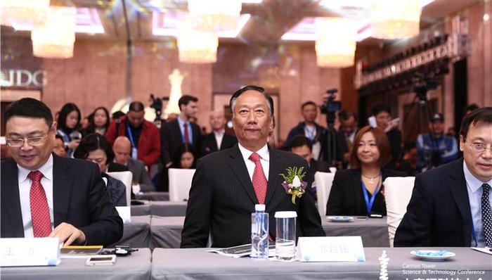 郭台铭：互联网行业做汽车成功率会非常小