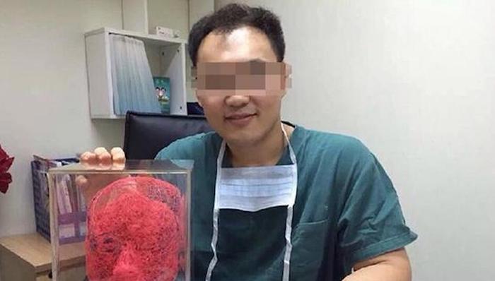 美容医院,院长,朋友圈,叫卖,头颅遗体,争议,标本,标本