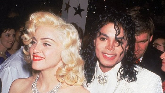 麦奶奶厉害了！亲口承认自己曾和迈克尔·杰克逊舌吻过