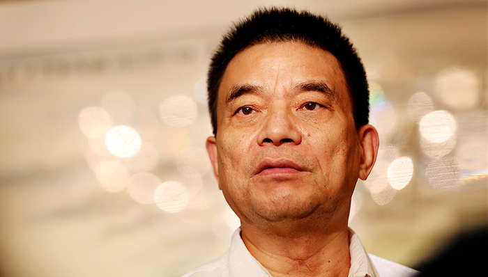 刘永好,金融企业