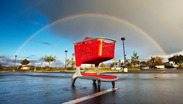 美妆产品,线上业务,线下商业,零售业