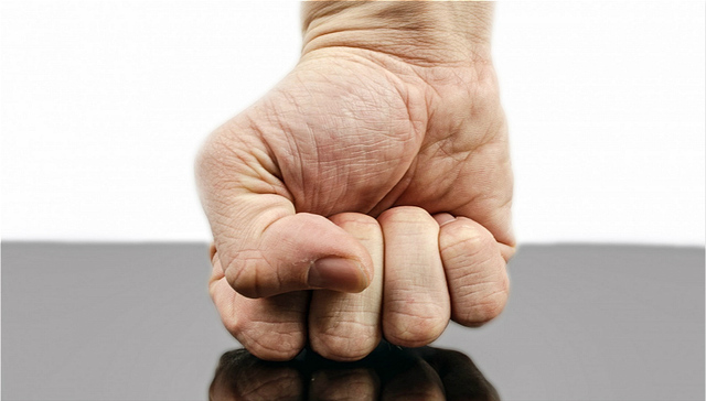 专家谈校园欺凌：社会一旦认可“以暴制暴” 这种文化便很难改变