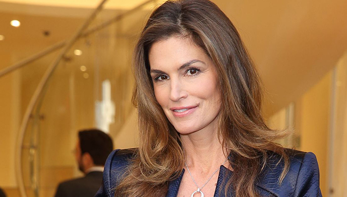 辛迪·克劳馥：我不需要别人来指出我已经变老了