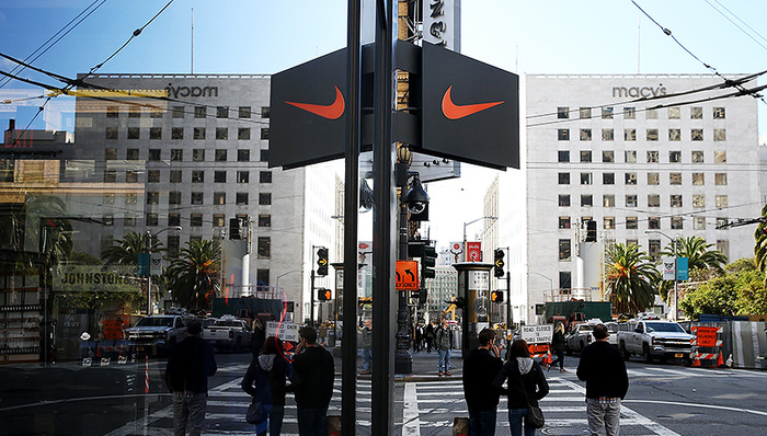 耐克,阿迪达斯,Under,Armour