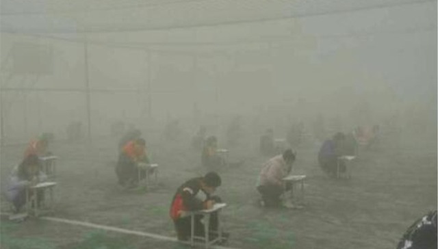 地方新闻精选| 400多名学生雾霾天操场露天考试 河南一校长被停职