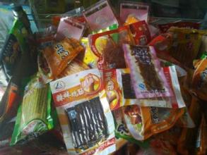 卫龙辣条能称霸美食界，不是没有道理的！