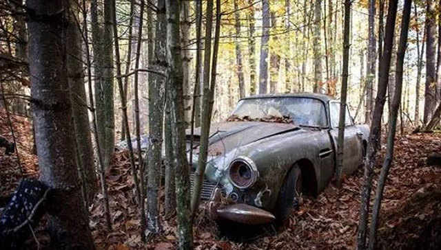 传奇之车：一辆被废弃在野外40年的阿斯顿·马丁DB4