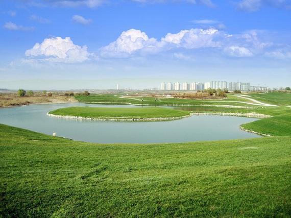 银泰集团,高尔夫