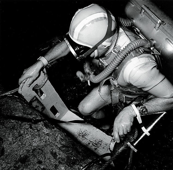 罗伯特·鲍勃·马卢比耶佩戴五十噚完成深潜任务