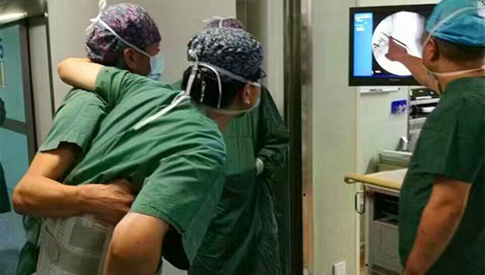 医生,腰椎病,气球,射击摊,,非法持有枪支罪,中传女生,校园借贷