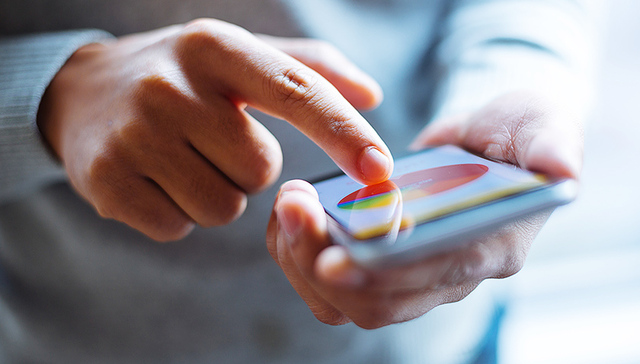 智能手机,极客,iPhone,双摄像头,色彩模式,HTC,AMOLED,魅族,光学防抖,罗永浩