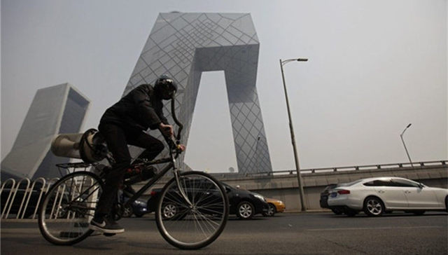 北大医学教授：雾霾天最好不要骑自行车
