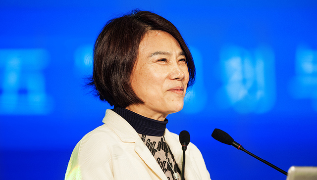 董明珠,格力空调,中国企业家,实体经济,关于使用格力手机通知,材料价格,中国税,贝发,颁奖礼,做手机