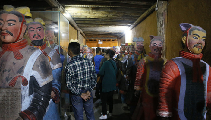 山寨兵马俑,临潼,摘牌