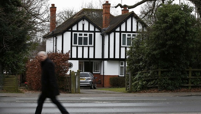 曝出特朗普“猛料”后 这位现实版“007”已不知所踪