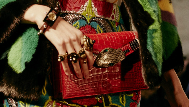 【是日美好事物】Gucci竹节包现在有了新选择 过年可以换上Bape的唐装