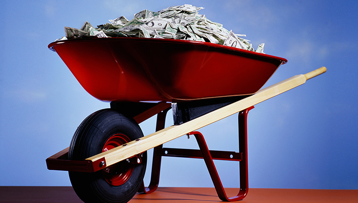 华泰汽车，曙光股份，股权转让，新能源汽车，财报那些事