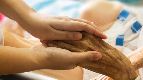 【上海两会】市政协副主席：2020年老龄化达36%，养老事业亟待重视