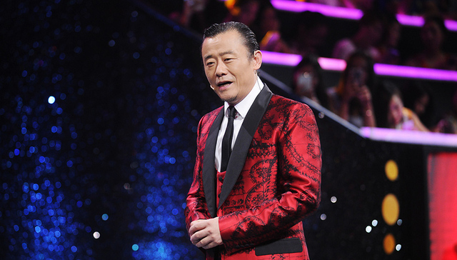 周立波,Bayville,外媒,被捕,非法持有,警方,古柯碱,枪支,使用手机,蛇行