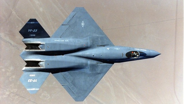 隐形战机之争：YF-23远优于F-22为何却被舍弃？