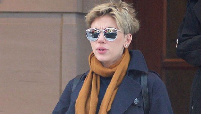 不见婚戒！斯嘉丽·约翰逊与法国丈夫结束两年婚姻