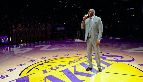 “魔术师”约翰逊回归湖人当顾问 能帮助紫金王朝重建吗？