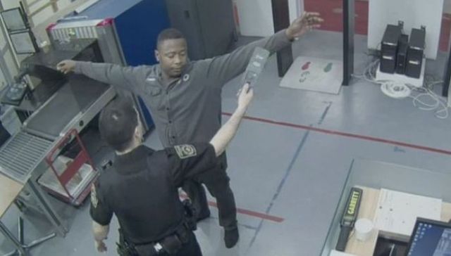 加拿大铸币厂员工肛肠藏金顺手牵羊 变卖不慎终败露获刑两年半