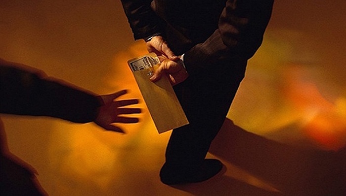 纪委,暗访,腐败