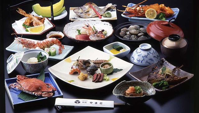 隐藏在东京筑地市场周围的美味，最会吃海鲜的人总要来朝圣