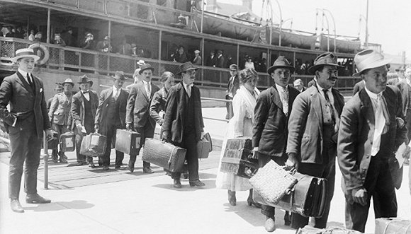 美国在100年前出台的移民禁令是怎样的？