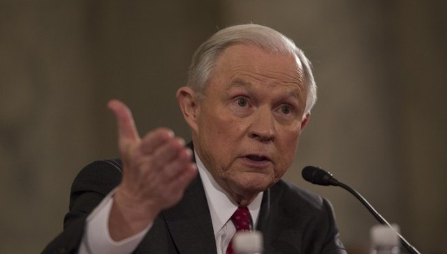 美国参议院确认特朗普“死党”塞申斯出任司法部长