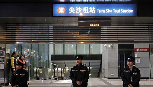 香港地铁纵火案疑犯系居民小区保安 平时沉默寡言