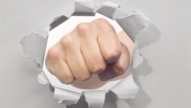 孕妇,殴打交警,圆珠笔,环卫所所长,结婚彩礼,媒人,相亲,计划生育,结扎手术