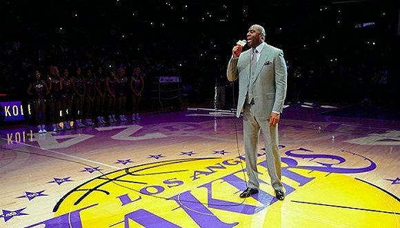 “魔术师”约翰逊：若我执掌湖人将邀科比加盟 他知道该如何赢球